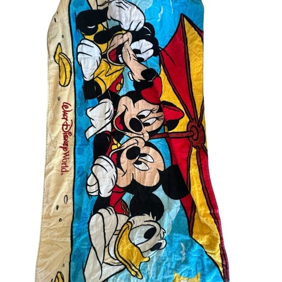 Disney World Towel with Mickey Design - Picture 5 of 6